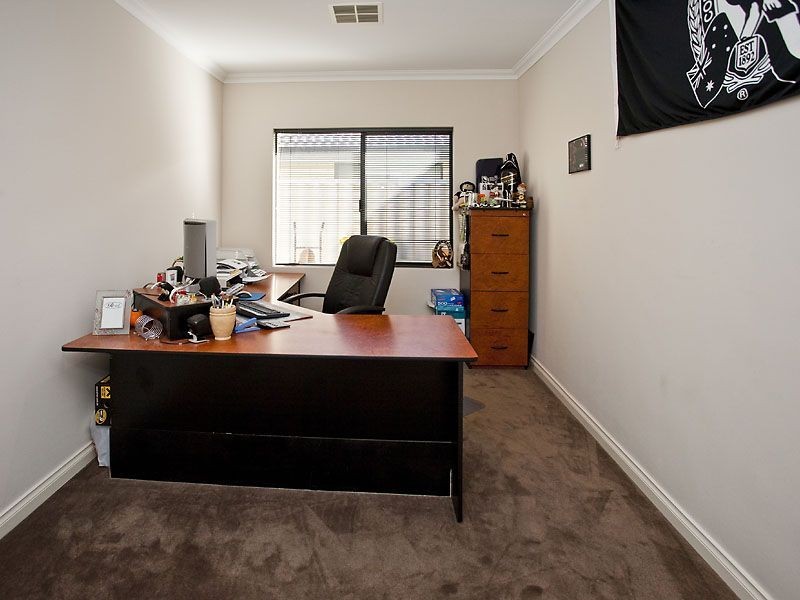 25 Carlton Loop, Canning Vale WA 6155