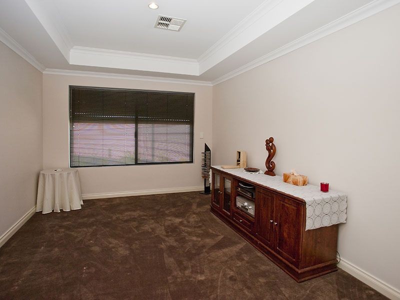 25 Carlton Loop, Canning Vale WA 6155