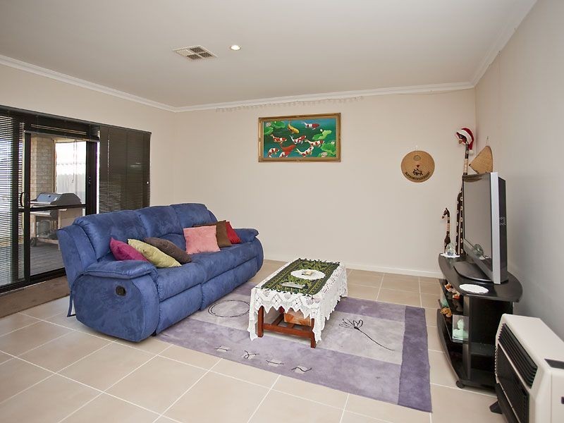 25 Carlton Loop, Canning Vale WA 6155