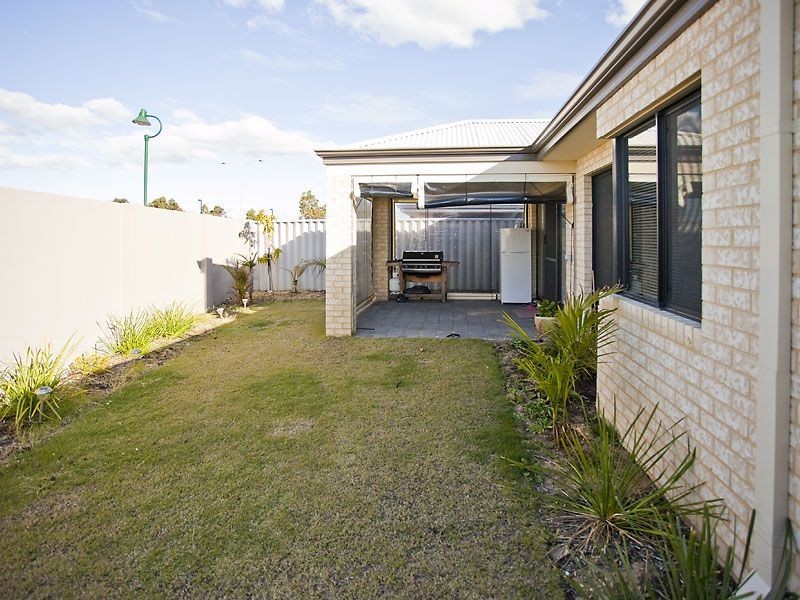 25 Carlton Loop, Canning Vale WA 6155