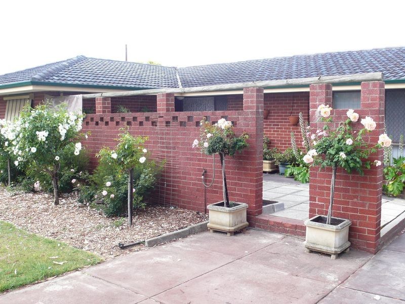 6 Moss Street, Huntingdale WA 6110