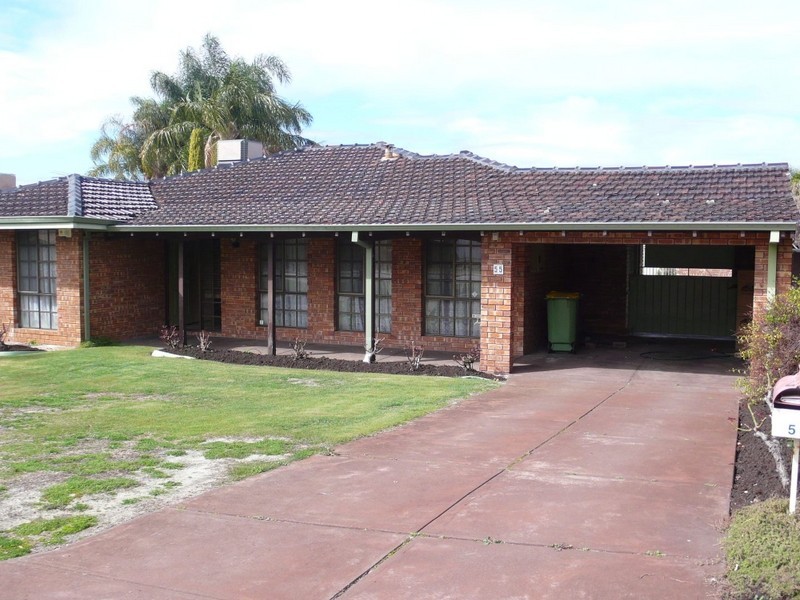 55 Grenadier Drive, Thornlie WA 6108
