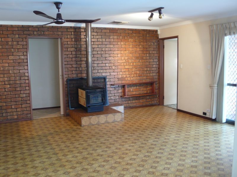 55 Grenadier Drive, Thornlie WA 6108