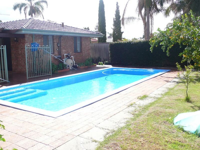 55 Grenadier Drive, Thornlie WA 6108