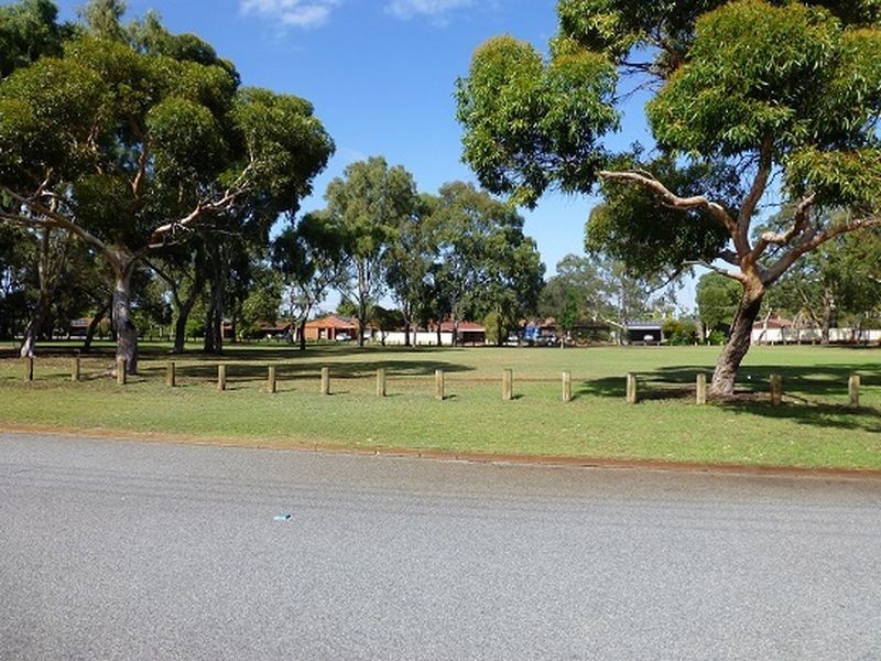 32 Kellar Way, Thornlie WA 6108