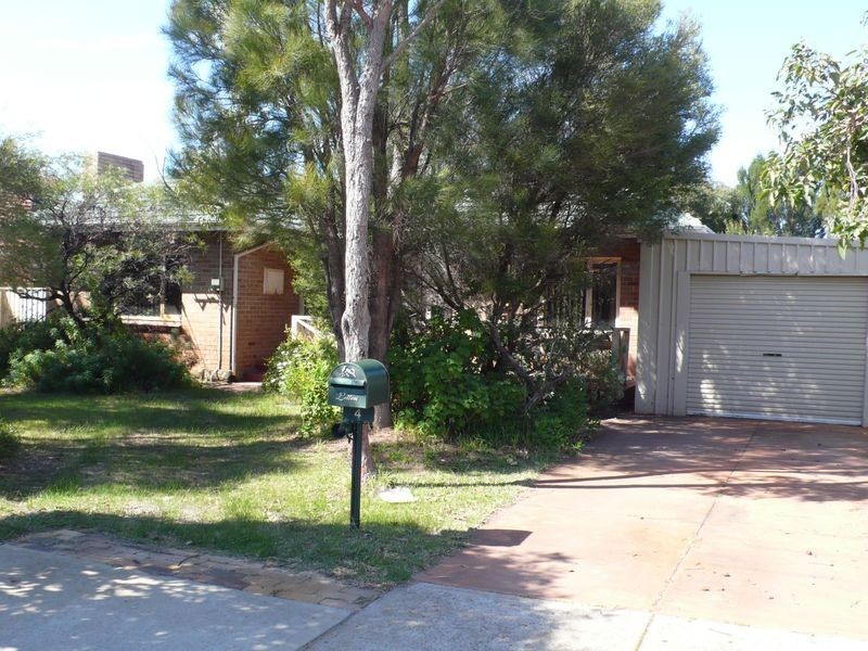 4 Selby Street, Thornlie WA 6108