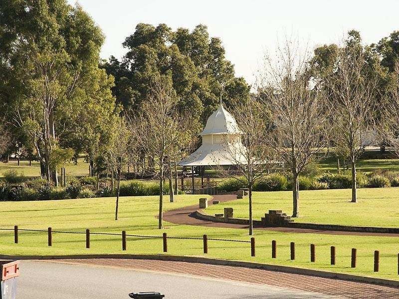 57 Sandringham Promenade, Canning Vale WA 6155