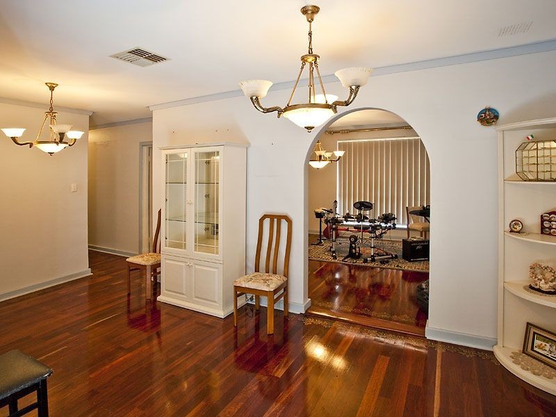 5 Buninyong Road, Greenmount WA 6056