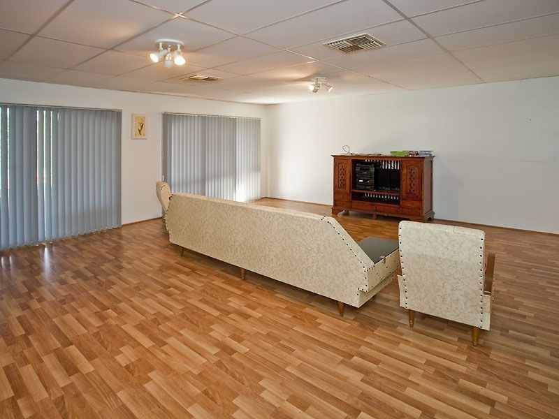 5 Buninyong Road, Greenmount WA 6056