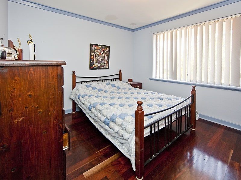 5 Buninyong Road, Greenmount WA 6056