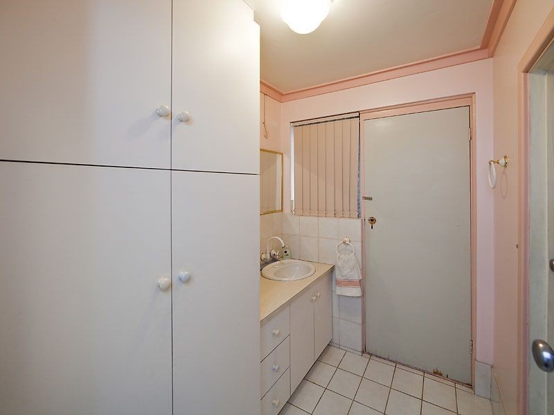 5 Buninyong Road, Greenmount WA 6056