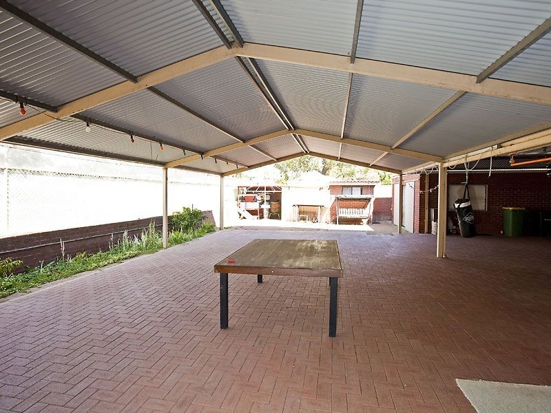 5 Buninyong Road, Greenmount WA 6056