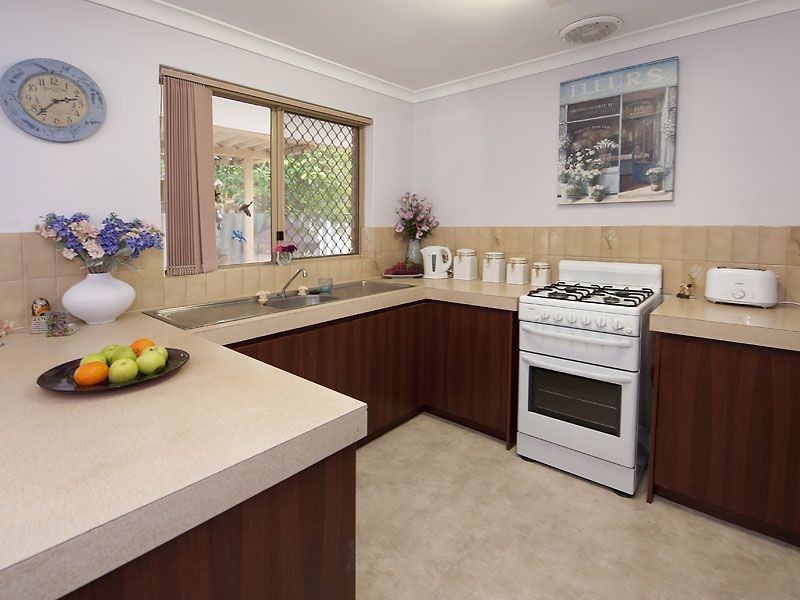 13/10 Dawson Avenue, Forrestfield WA 6058