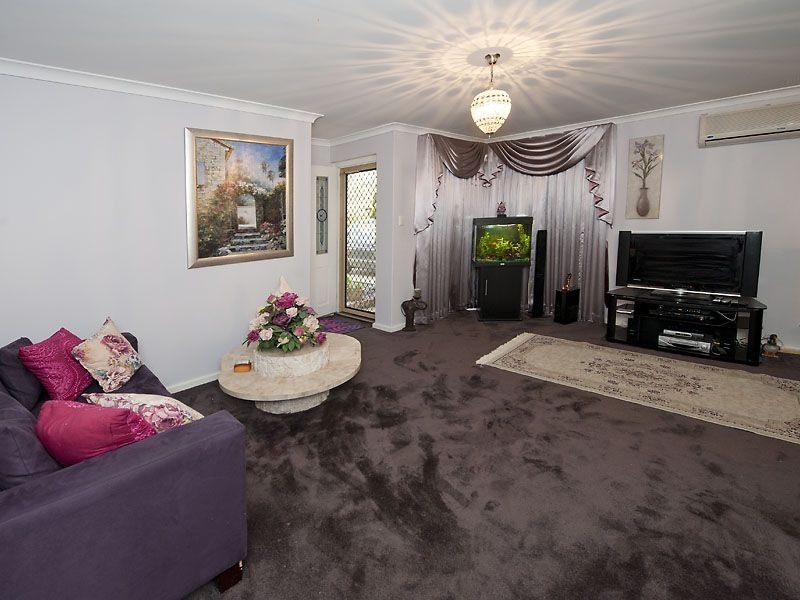 13/10 Dawson Avenue, Forrestfield WA 6058