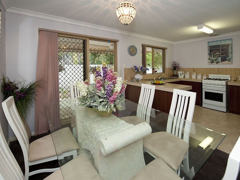 13/10 Dawson Avenue, Forrestfield WA 6058