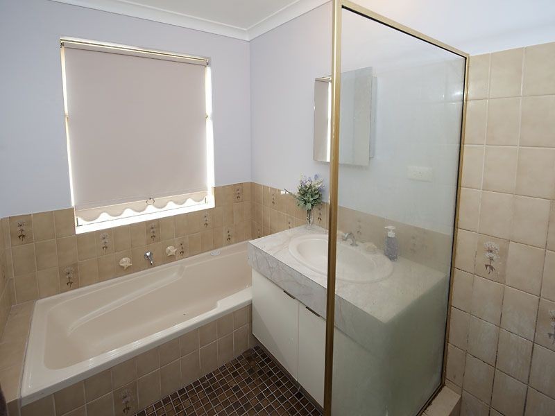 13/10 Dawson Avenue, Forrestfield WA 6058