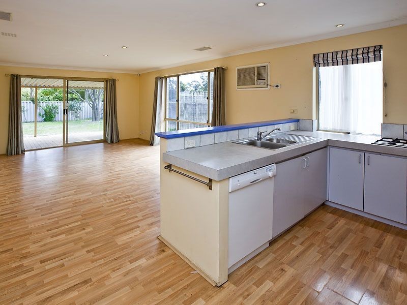 1 Flowerwood Way, Huntingdale WA 6110