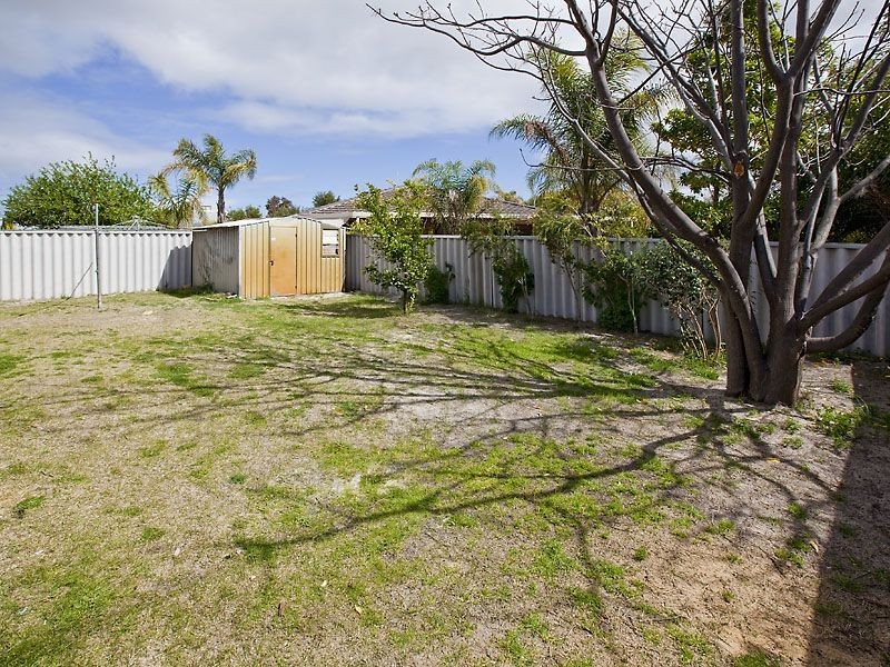 1 Flowerwood Way, Huntingdale WA 6110