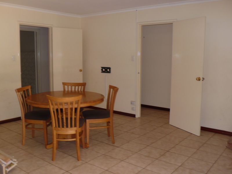 8 Gallant Court, Thornlie WA 6108