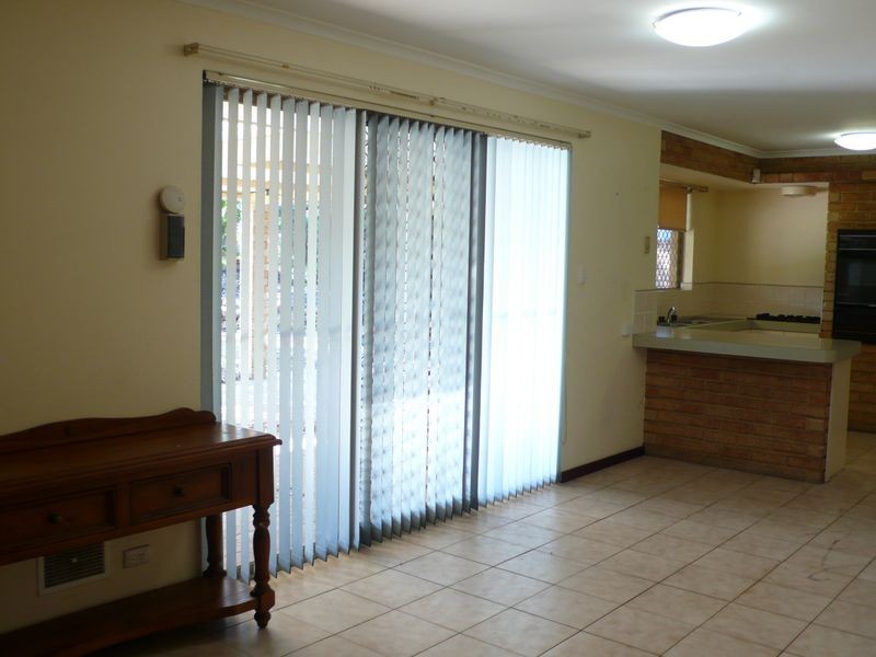 8 Gallant Court, Thornlie WA 6108