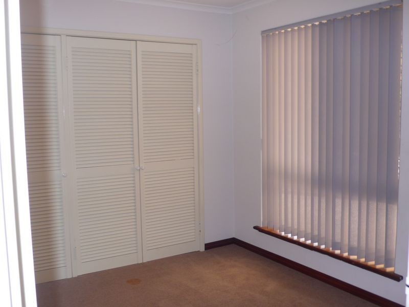 8 Gallant Court, Thornlie WA 6108