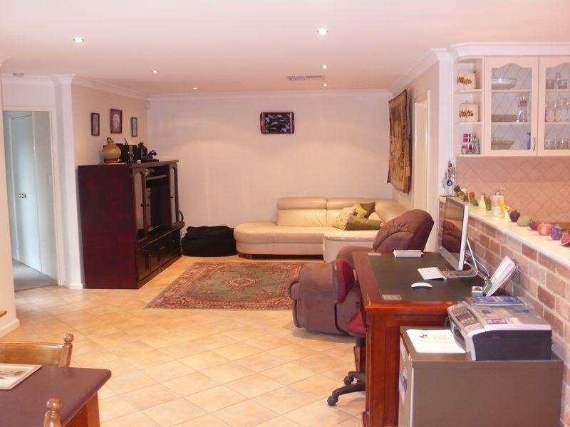 43 Ailsworth Court, Thornlie WA 6108