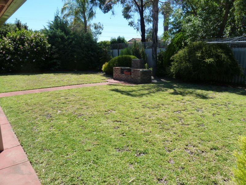 4 Harpenden Street, Huntingdale WA 6110