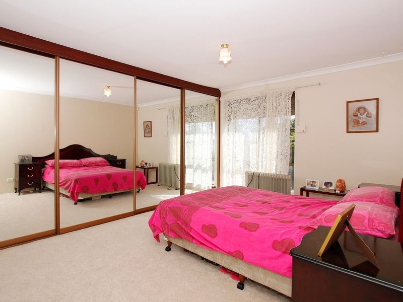 6 Empire Way, Thornlie WA 6108