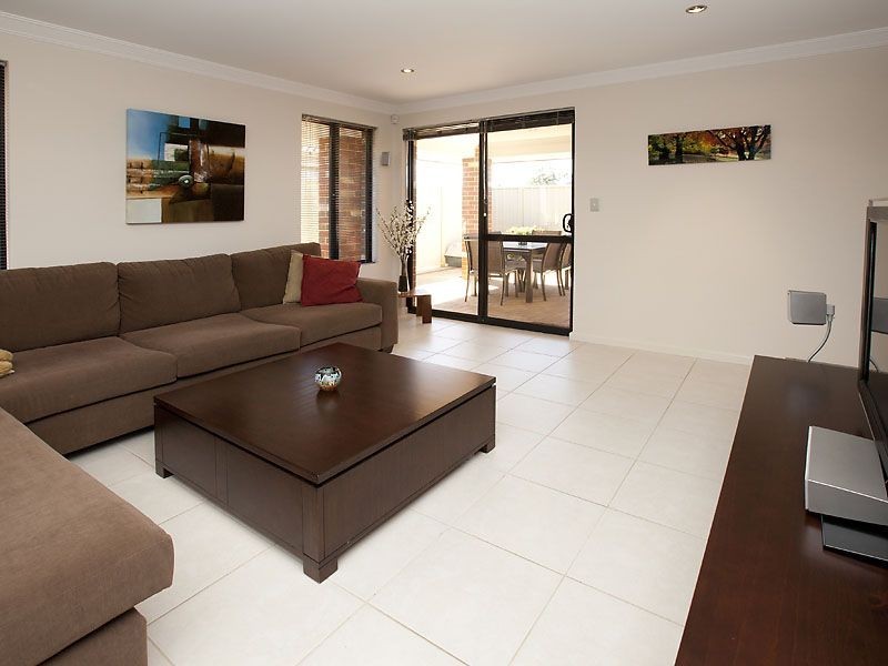 10 Carnation Street, Canning Vale WA 6155