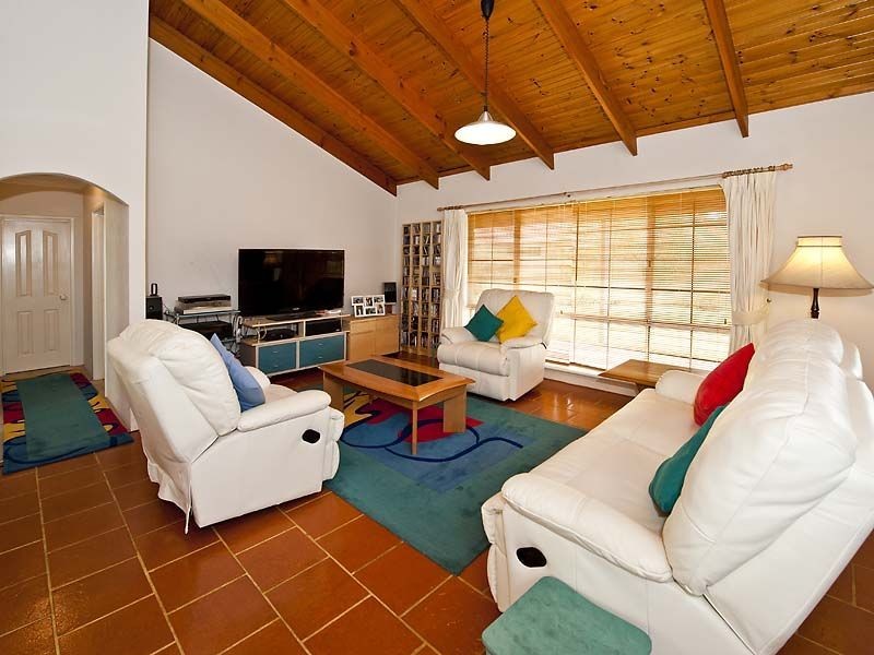 24 Excelsior Drive, Canning Vale WA 6155