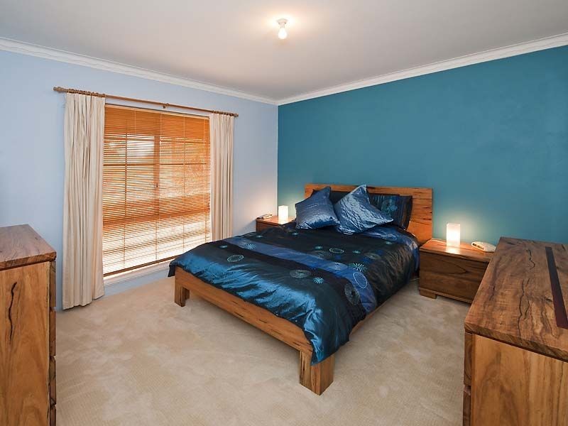 24 Excelsior Drive, Canning Vale WA 6155