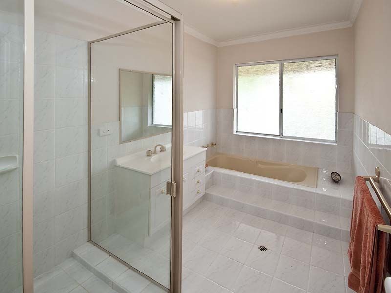 24 Excelsior Drive, Canning Vale WA 6155