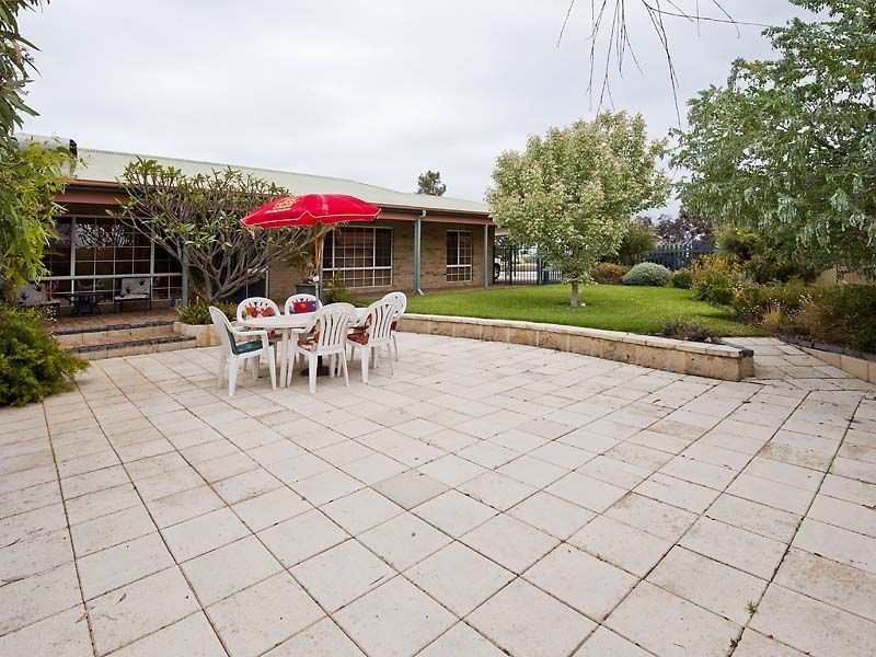 24 Excelsior Drive, Canning Vale WA 6155