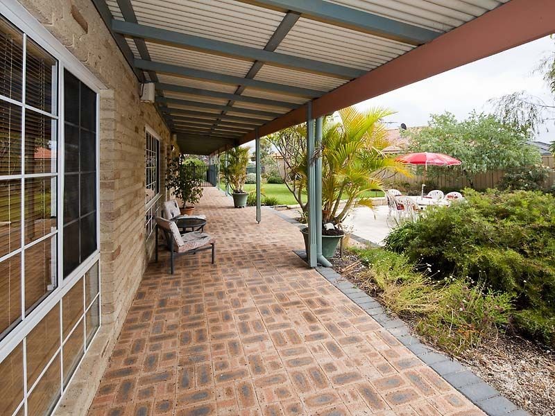 24 Excelsior Drive, Canning Vale WA 6155