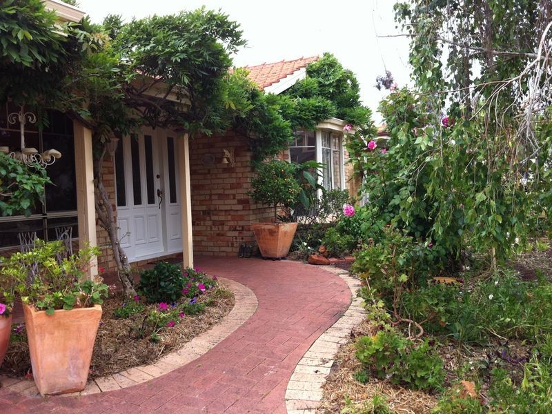 72 Waratah Boulevard, Canning Vale WA 6155