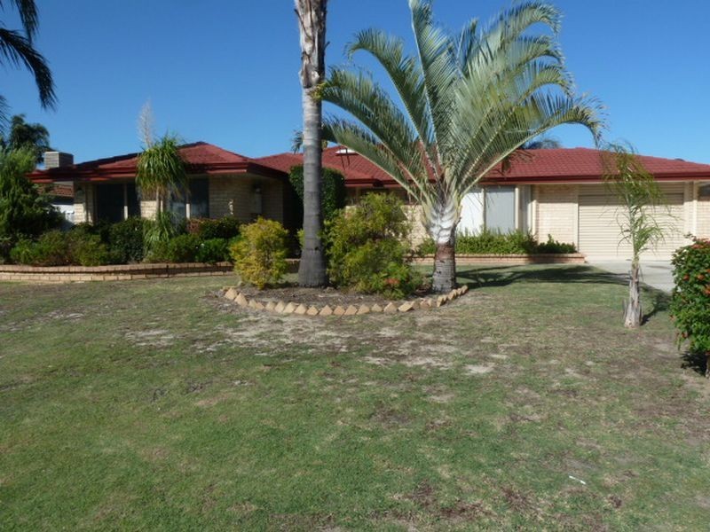 32 Forest Lakes Drive, Thornlie WA 6108