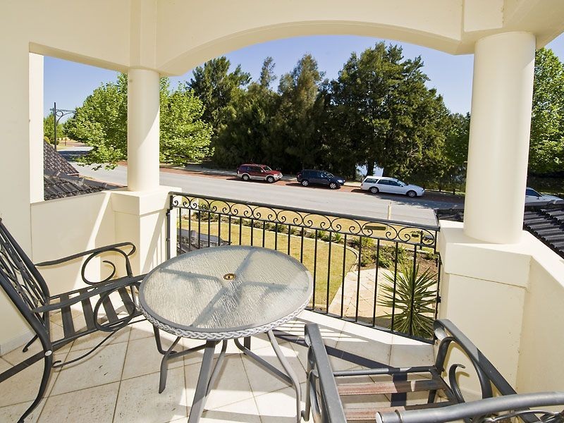 34 Alexandria Boulevard, Canning Vale WA 6155