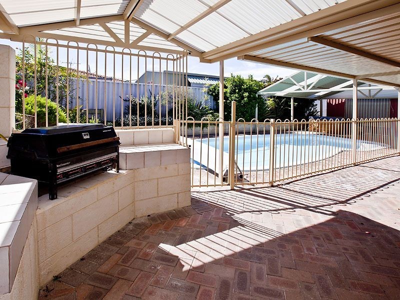 19 Redgum Court, Thornlie WA 6108