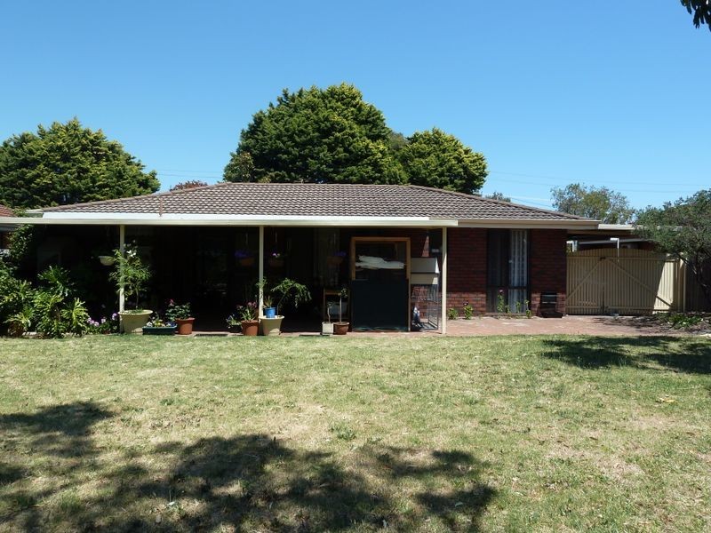 18 Grundy Way, Thornlie WA 6108