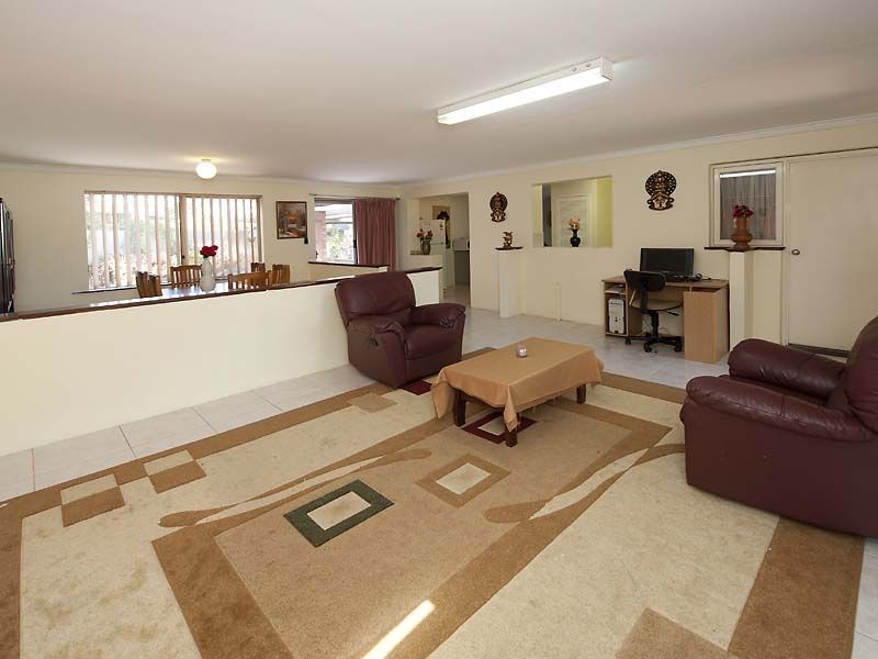 23 Rushbrook Way, Thornlie WA 6108