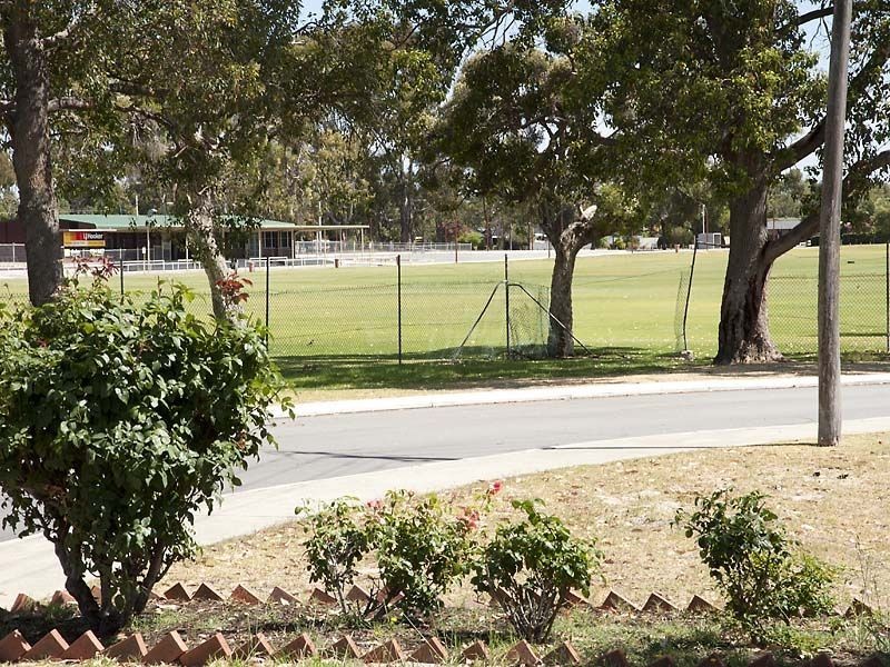 23 Rushbrook Way, Thornlie WA 6108