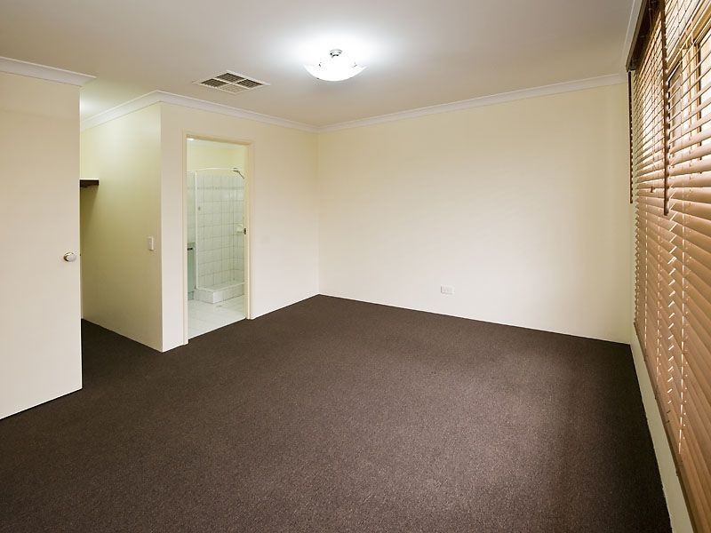 34 Leatherwood Way, Huntingdale WA 6110