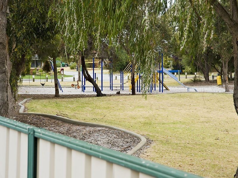 34 Leatherwood Way, Huntingdale WA 6110