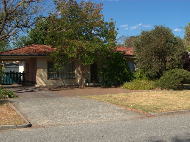 12 Mereworth Road, Thornlie WA 6108