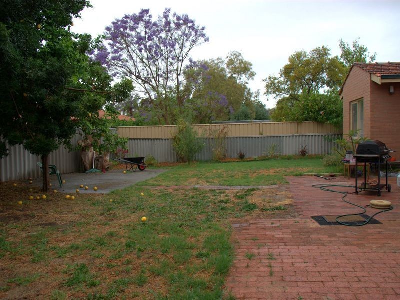 12 Mereworth Road, Thornlie WA 6108