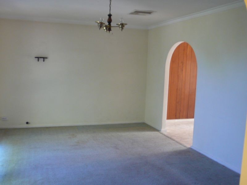 40 Lyrebird Way, Thornlie WA 6108