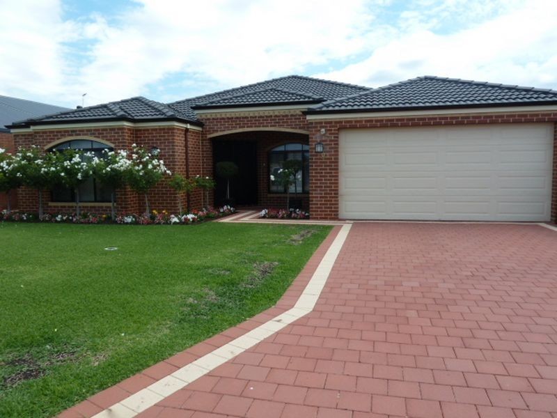 8 Philadelphia Parade, Canning Vale WA 6155