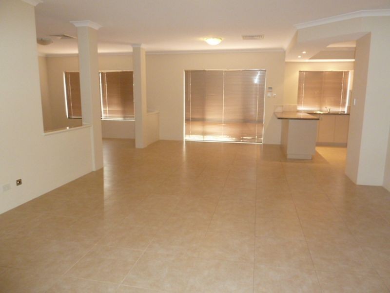 8 Philadelphia Parade, Canning Vale WA 6155