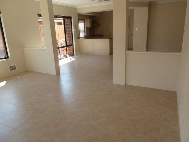 8 Philadelphia Parade, Canning Vale WA 6155