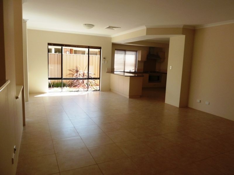 8 Philadelphia Parade, Canning Vale WA 6155